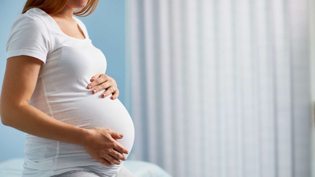 تفسير رؤية المرأة الحامل غير المتزوجة في المنام