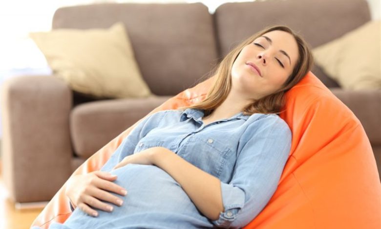 كيفية التعامل مع المرأة الحامل في الأشهر الأولى