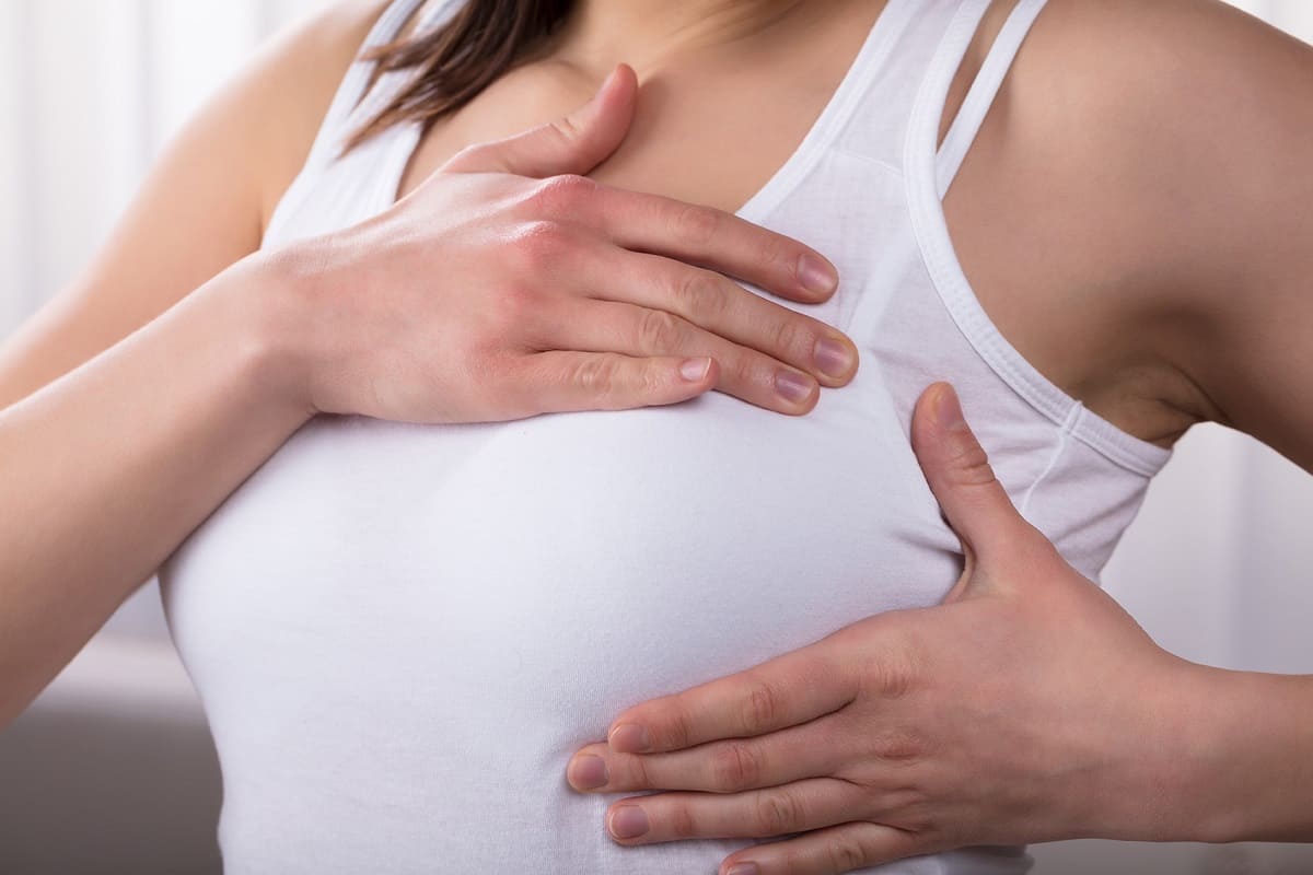 أسباب تحجر الثدي بعد الولادة والوقاية منه وعلاجه