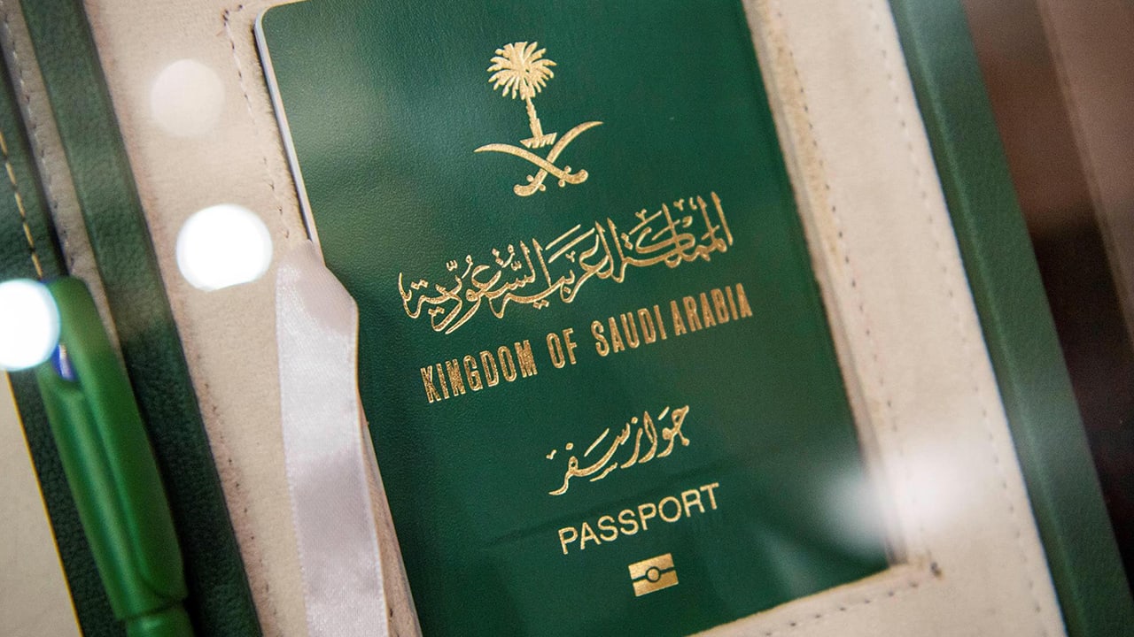 يسمح الجواز السعودي الدخول كم دولة بدون فيزا