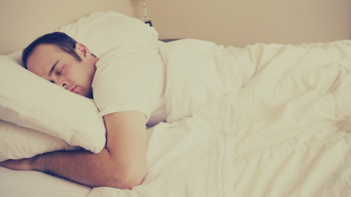 كم يقضي الانسان من عمره في النوم