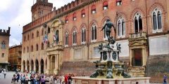 ما هي المدينة الايطالية التي توجد فيها اقدم جامعة