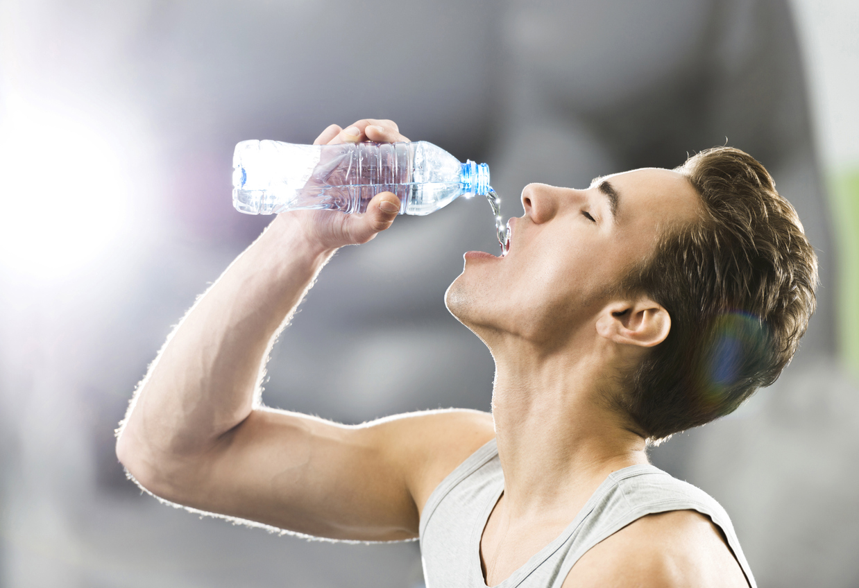 10 نصائح لشرب الماء بالطريقة الصحيحة،