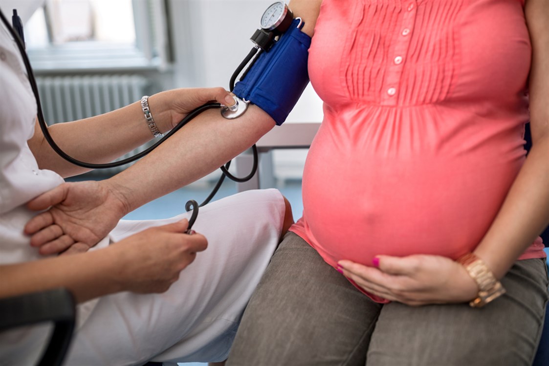 أهم أعراض ارتفاع ضغط الدم عند الحامل
