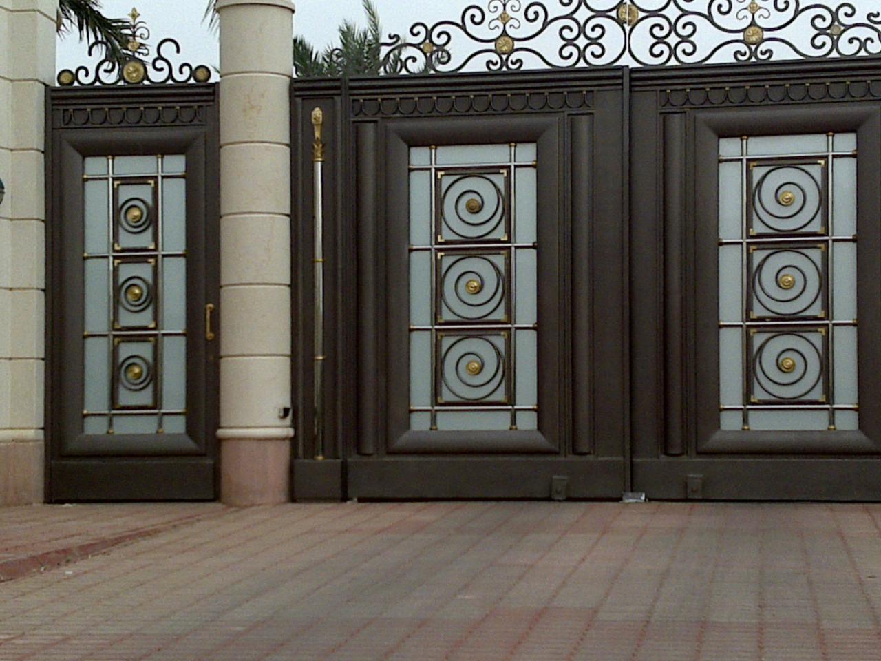 تصاميم أبواب حديد بأشكال مميزة وخاصة